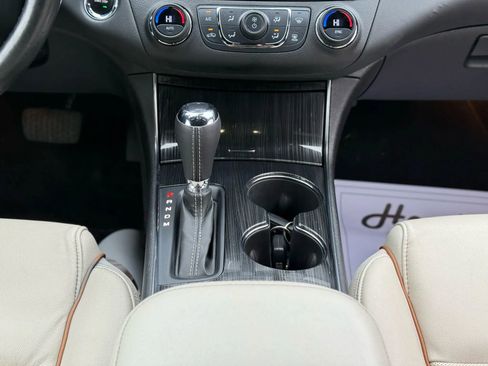 Used 2018 Chevrolet Impala Premier w/ Premier Confidence Package image 17