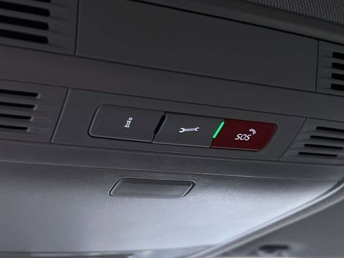 Used 2024 Volkswagen Taos SE image 27