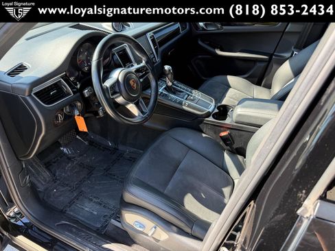 Used 2017 Porsche Macan AWD/4WD image 18