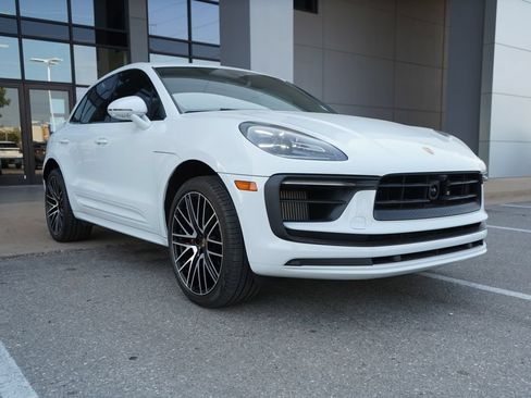 Used 2024 Porsche Macan S AWD/4WD image 2