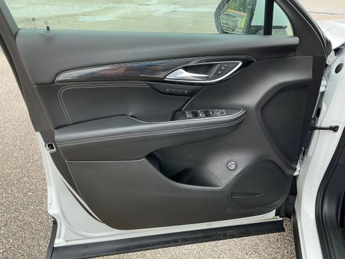 Used 2023 Buick Envision Essence image 6