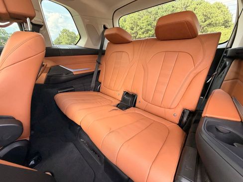 Used 2020 BMW X7 xDrive40i w/ Luxury Seating Package AWD/4WD image 15