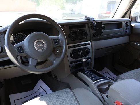 Used 2007 Jeep Commander Sport AWD/4WD image 26