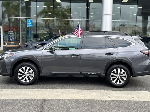 Certified 2025 Subaru Outback Premium AWD/4WD image 9