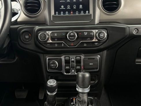 Used 2022 Jeep Gladiator Sport AWD/4WD image 24