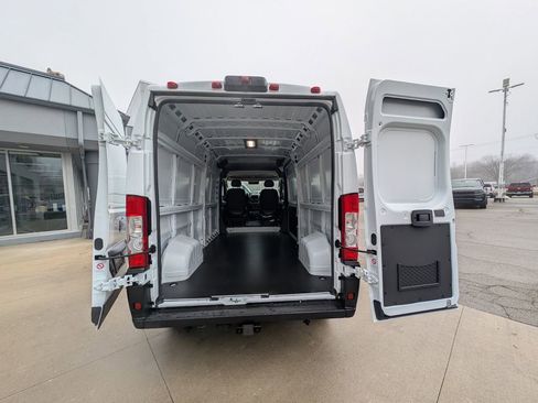 New 2026 RAM ProMaster 2500 w/ Convenience Group image 14