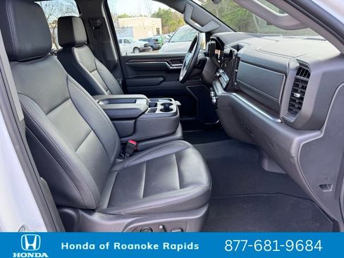 Used 2025 GMC Sierra 1500 SLT image 25