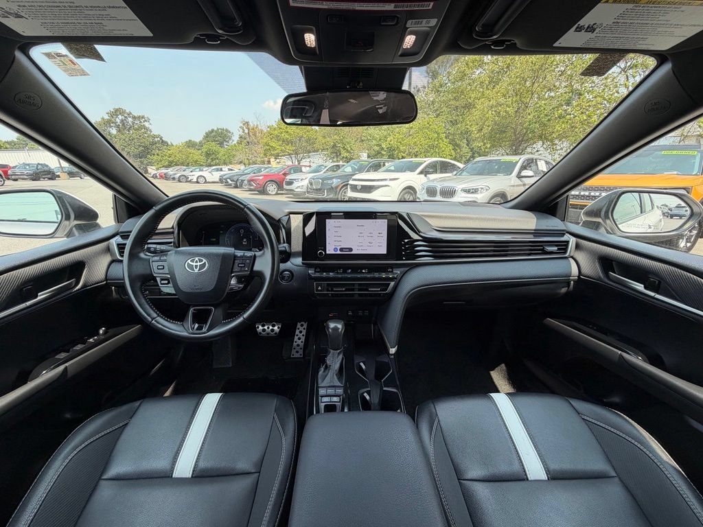 Used 2025 Toyota Camry SE FWD image 29