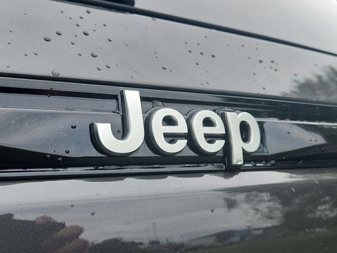 Certified 2023 Jeep Grand Cherokee Summit w/ Adv Protech Group IV image 31