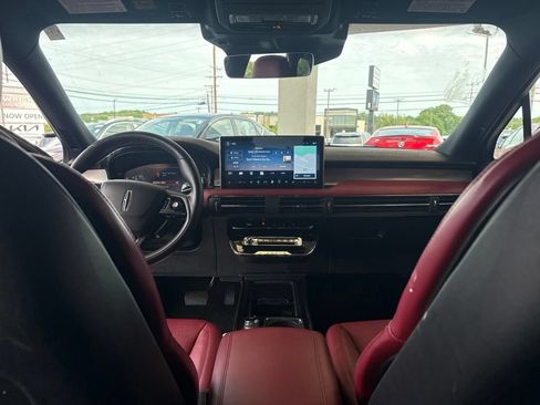 Certified 2025 Lincoln Corsair Reserve AWD/4WD image 11