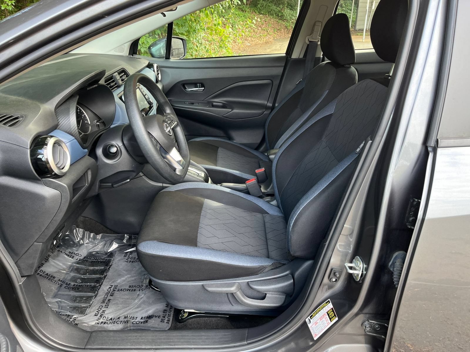 Used 2025 Nissan Versa SV FWD image 28