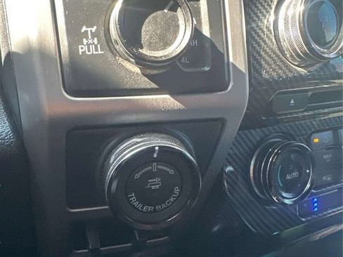 Used 2018 Ford F150 Platinum w/ Equipment Group 701A Luxury AWD/4WD image 22