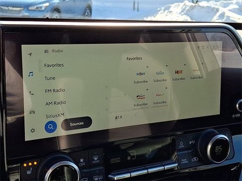 Used 2023 Toyota Highlander XLE image 20