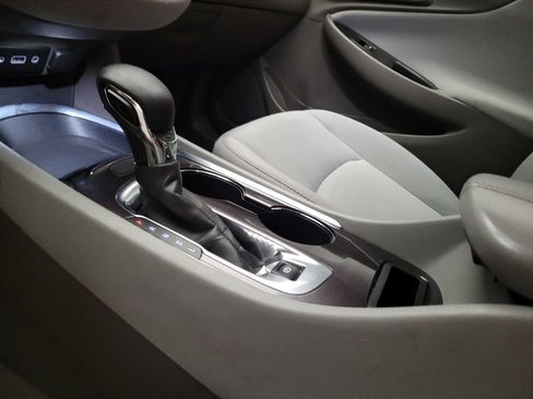Used 2022 Chevrolet Malibu LT FWD image 26
