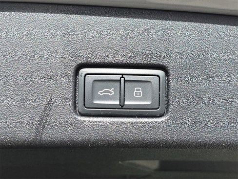 Certified 2024 Audi Q4 e-tron Prestige image 13