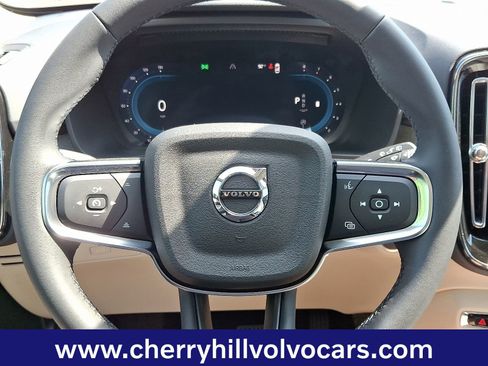 Certified 2025 Volvo XC40 B5 Ultra w/ Protection Package Premier image 19