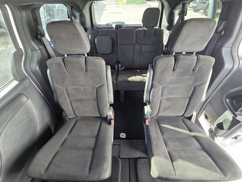 Used 2019 Dodge Grand Caravan SE image 15
