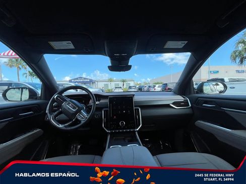 Used 2026 GMC Acadia Elevation w/ Elevation Premium Package FWD image 28