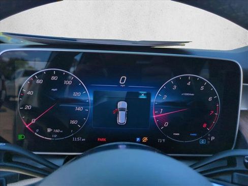 Used 2025 Mercedes-Benz GLC 300 image 11