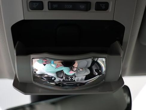 Used 2021 Toyota Highlander XLE image 35