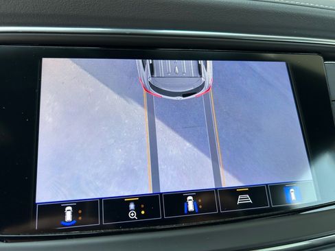 Used 2024 Buick Enclave Premium image 37