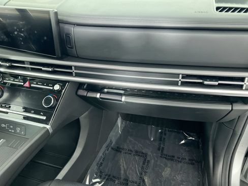 Used 2024 Hyundai Santa Fe SEL FWD image 32