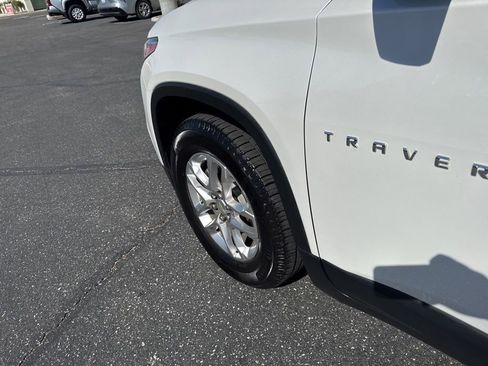 Used 2020 Chevrolet Traverse LT AWD/4WD image 10