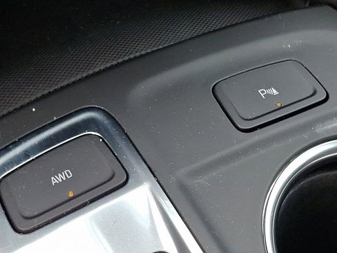 Used 2023 Chevrolet Equinox LT AWD/4WD image 24