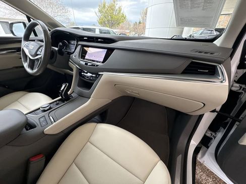 Certified 2022 Cadillac XT5 Premium Luxury image 30