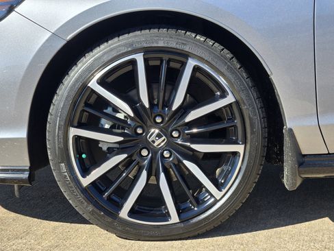 Certified 2023 Honda Accord Touring image 14