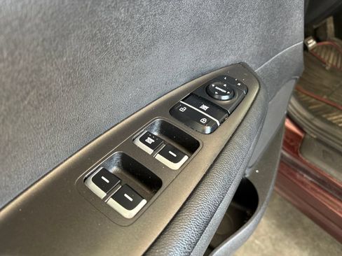 Used 2018 Kia Optima LX w/ 17" Alloy Wheels Package FWD image 13