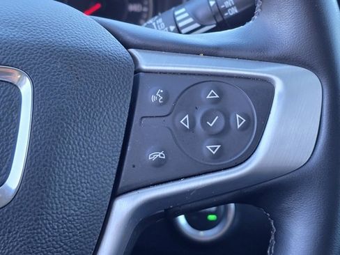 Used 2024 GMC Terrain SLT image 33