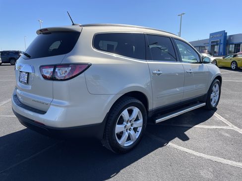 Used 2016 Chevrolet Traverse LT w/ Style and Technology Package AWD/4WD image 5
