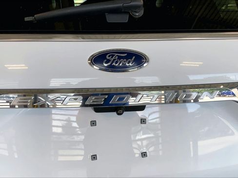 Used 2020 Ford Expedition XLT w/ Equipment Group 202A AWD/4WD image 33