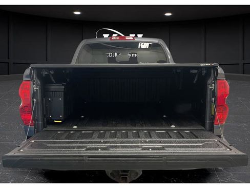 Used 2018 Toyota Tundra Limited w/ Limited Premium Package AWD/4WD image 25