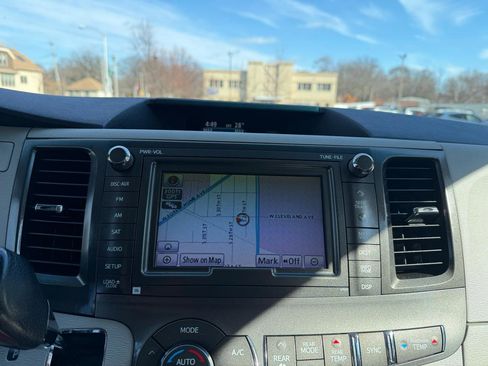 Used 2011 Toyota Sienna XLE w/ XLE Navigation Pkg image 13