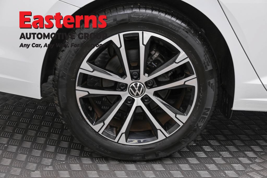 Used 2025 Volkswagen Jetta Sport FWD image 31