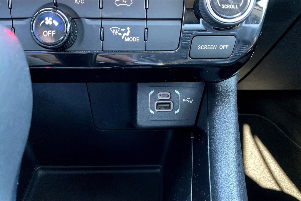 Used 2022 Jeep Compass Latitude FWD image 14