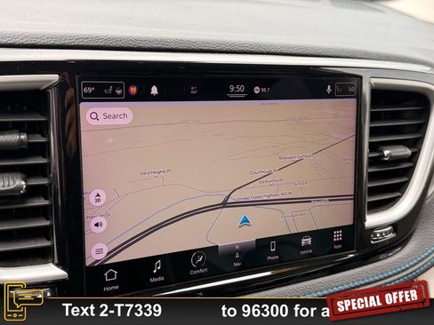 Used 2021 Chrysler Pacifica Touring-L image 20