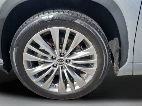Used 2021 Toyota Highlander Platinum FWD image 27