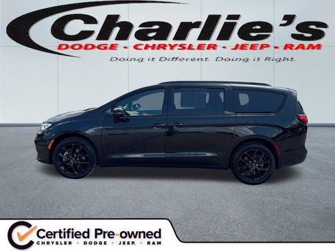 Used 2023 Chrysler Pacifica Touring-L w/ S Appearance Package AWD/4WD image 1