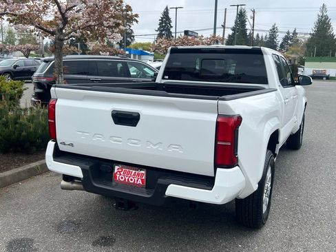 Certified 2025 Toyota Tacoma SR5 AWD/4WD image 7