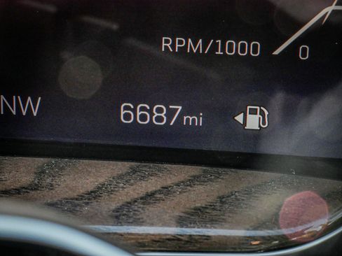 Used 2026 Cadillac Escalade ESV Platinum Sport w/ LPO, ONYX Package image 22