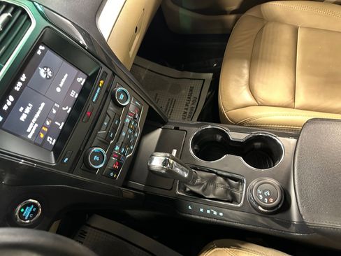 Used 2016 Ford Explorer XLT w/ Equipment Group 202A image 32