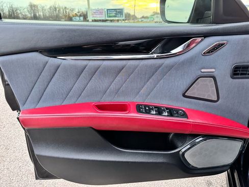 Used 2018 Maserati Quattroporte S GranLusso image 10