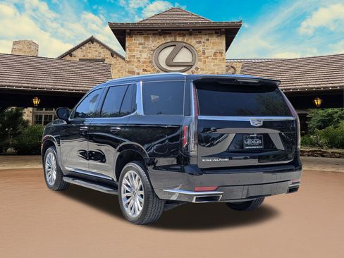 Used 2022 Cadillac Escalade Luxury w/ LPO, Floor Liner Package RWD image 3