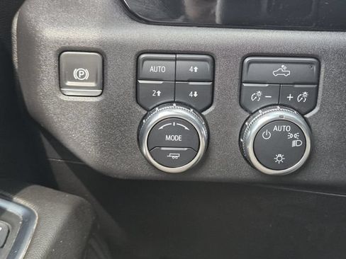 Used 2024 GMC Sierra 1500 SLE AWD/4WD image 22