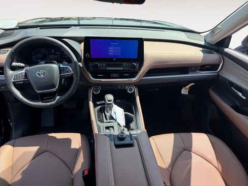 New 2026 Toyota Grand Highlander AWD image 10