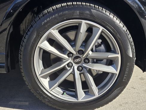 Certified 2025 Audi Q3 2.0T Premium w/ Convenience Package image 14