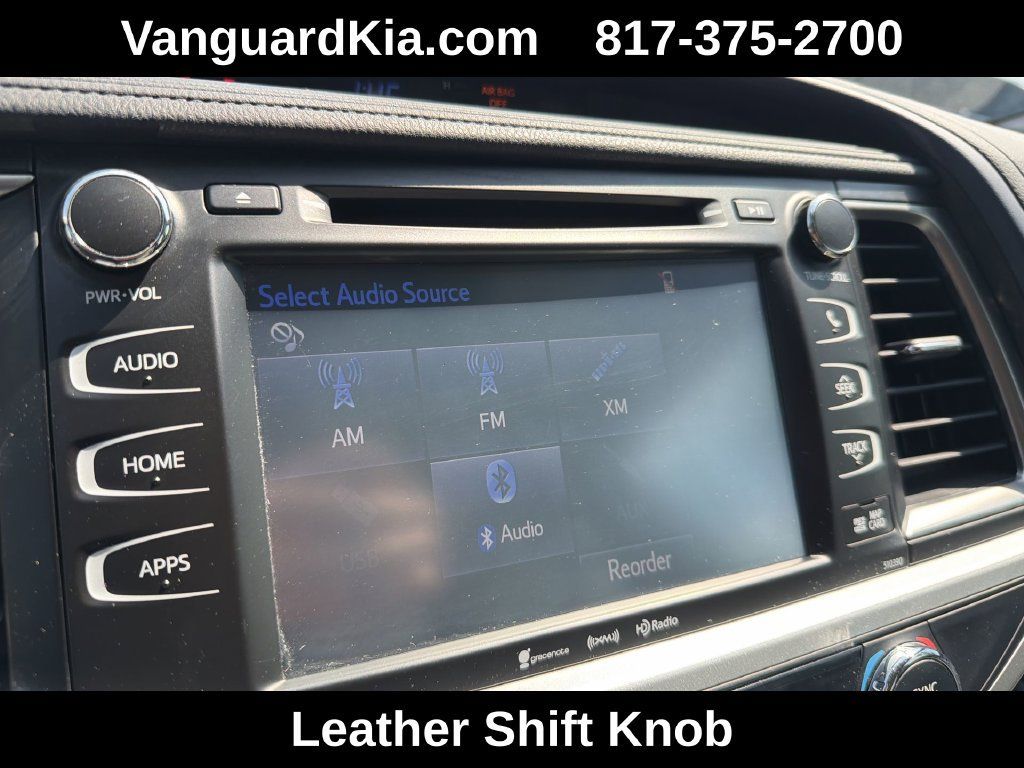 Used 2019 Toyota Highlander XLE FWD image 14